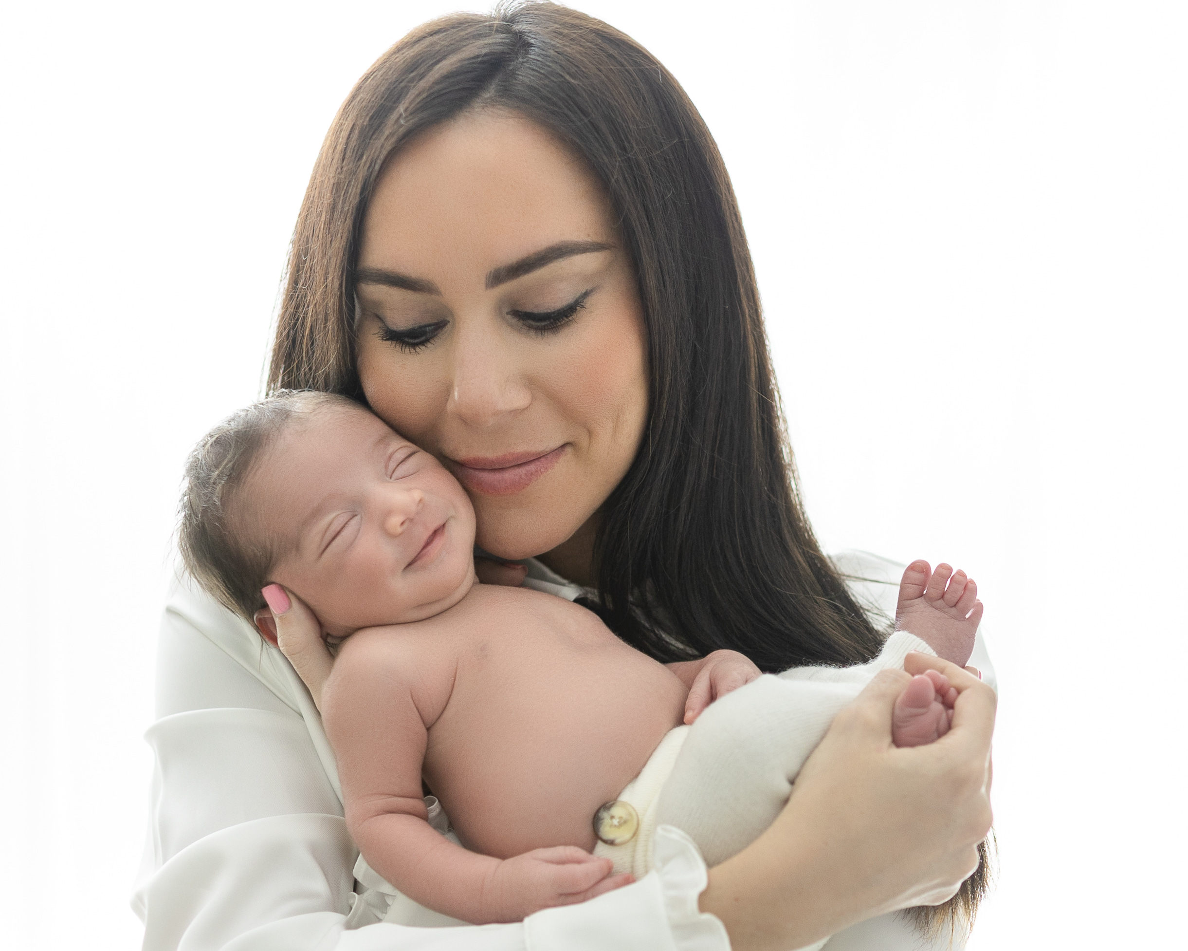 baby stores in Cleveland, newborn photography with mom and baby Ohio