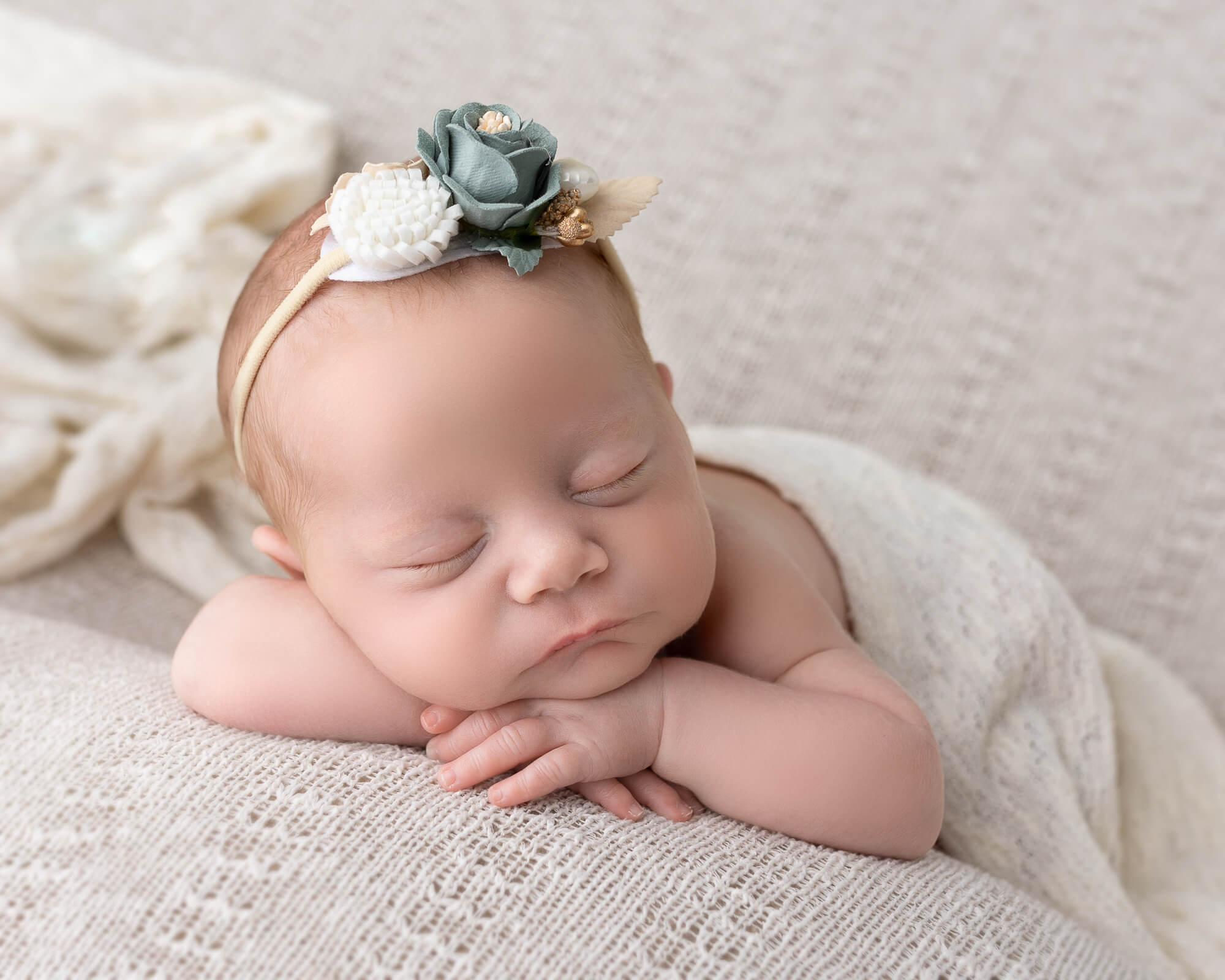 newborn bath time help