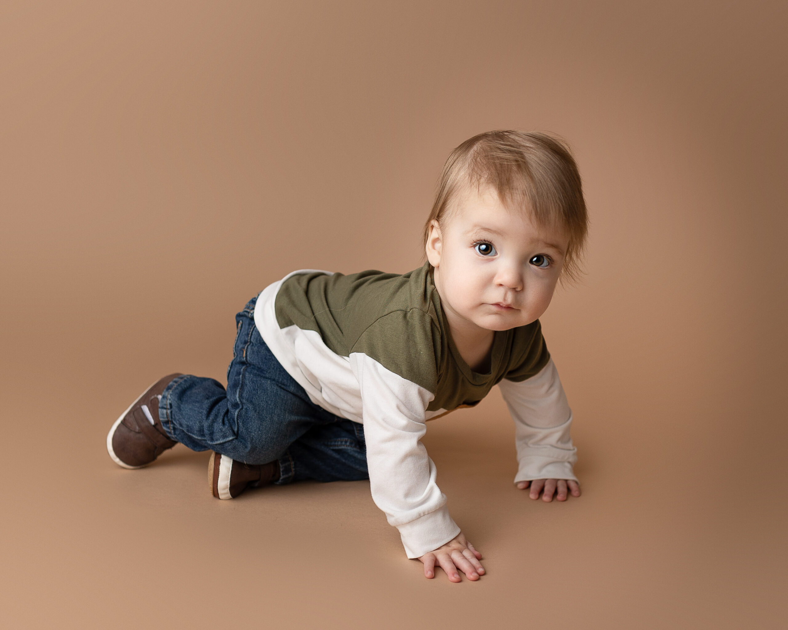 how to encourage baby's first crawl